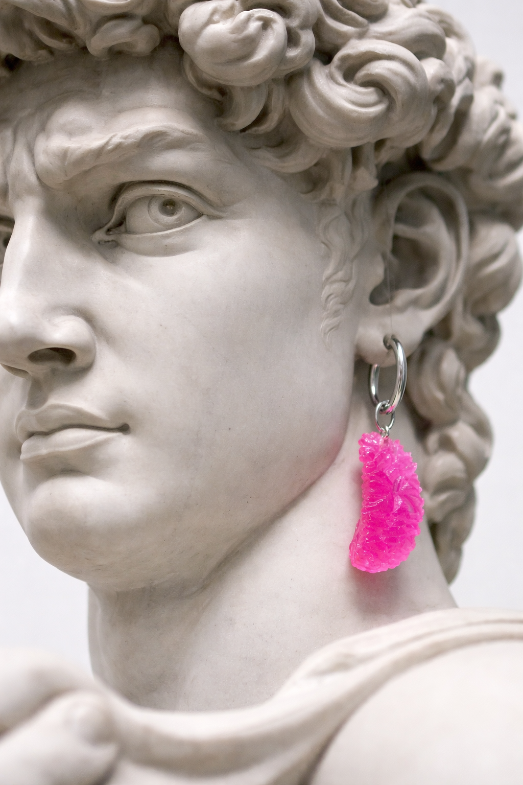 Mandarine neon pink earring